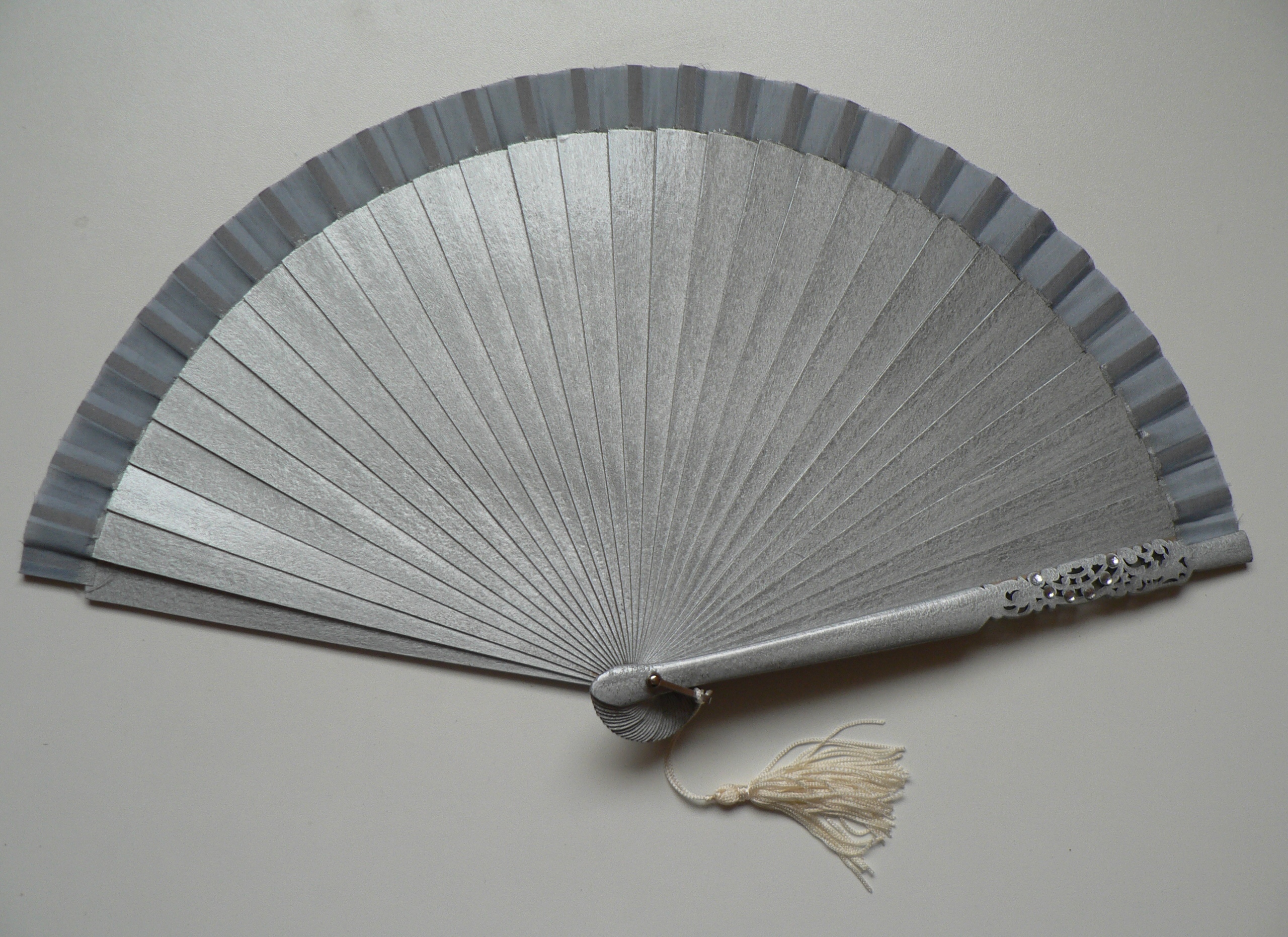 foto v�j�� d�ev�n� vykl�dan� kam�nky - st��brn�